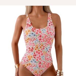 Floral Scoop Neck One-Piece Swimsuit scoop neck low neck backless